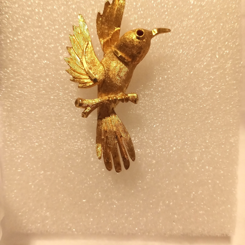 Bird Brooch/pin- goldtone